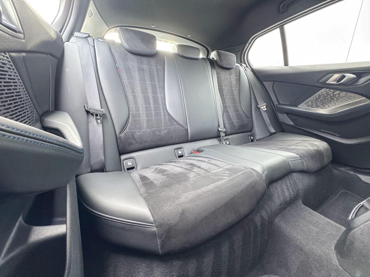 BMW 1-SERIE 120 M-Sport Parking Assistant / Stoelverwarming / LED / 18 Inch