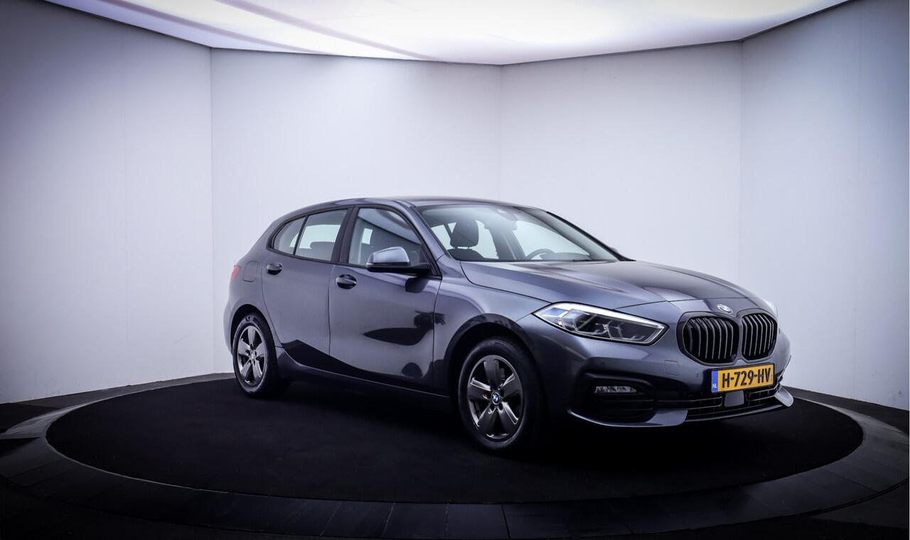 BMW 1-SERIE 118iA Executive Edition FULL LED | CARPLAY | NAVI | CLIMA | CRUISE | PDC V+A | LMV