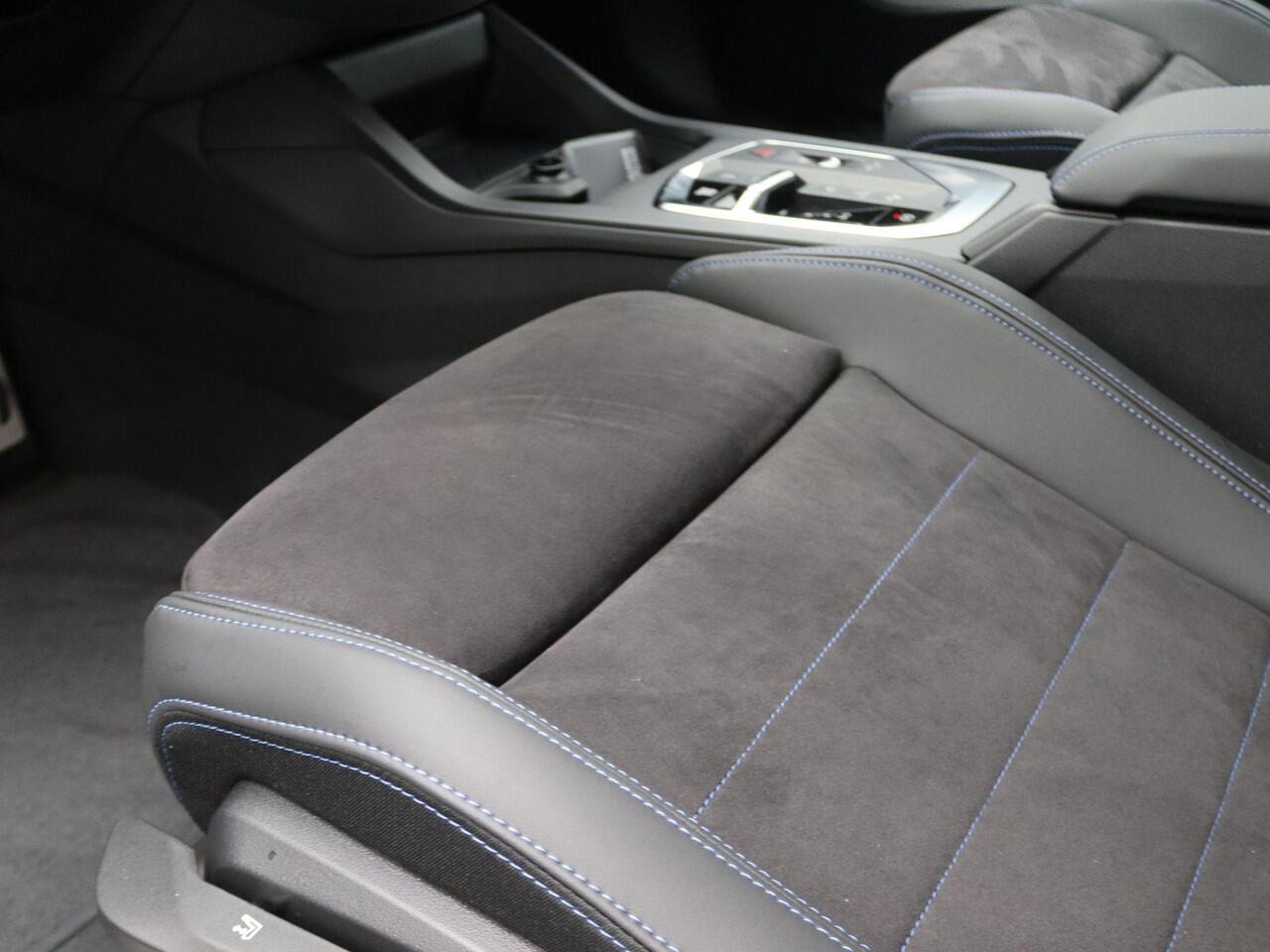 BMW 1-SERIE 120 M Sportpakket Pro | Premium Pakket | Stuurwielrand Verwarmd | Comfort Access | 19''