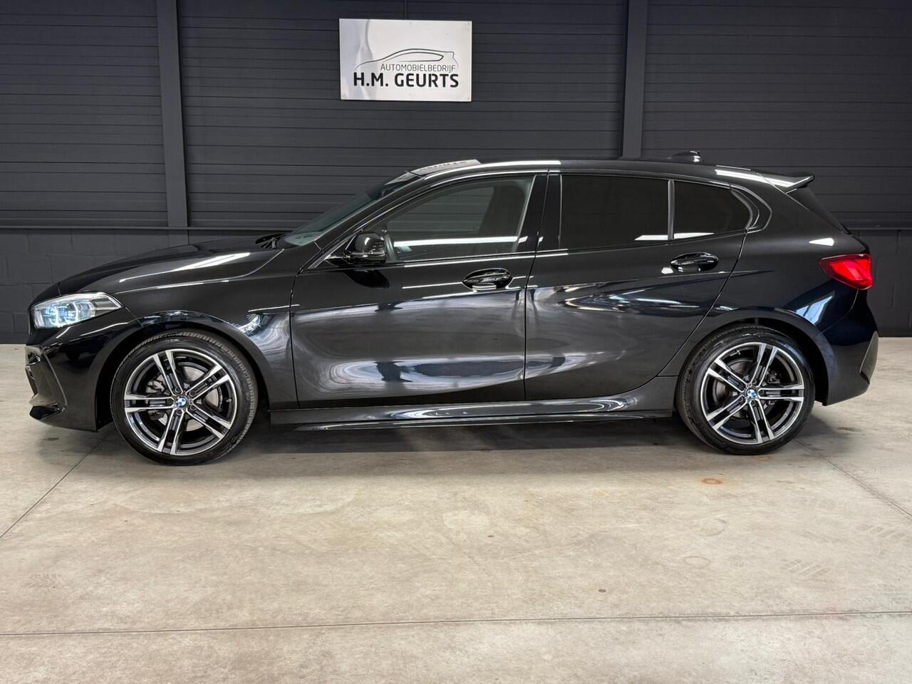 BMW 1-SERIE 118i Automaat M Sport Led Navi Clima 18Inch! Nieuwe Staat!