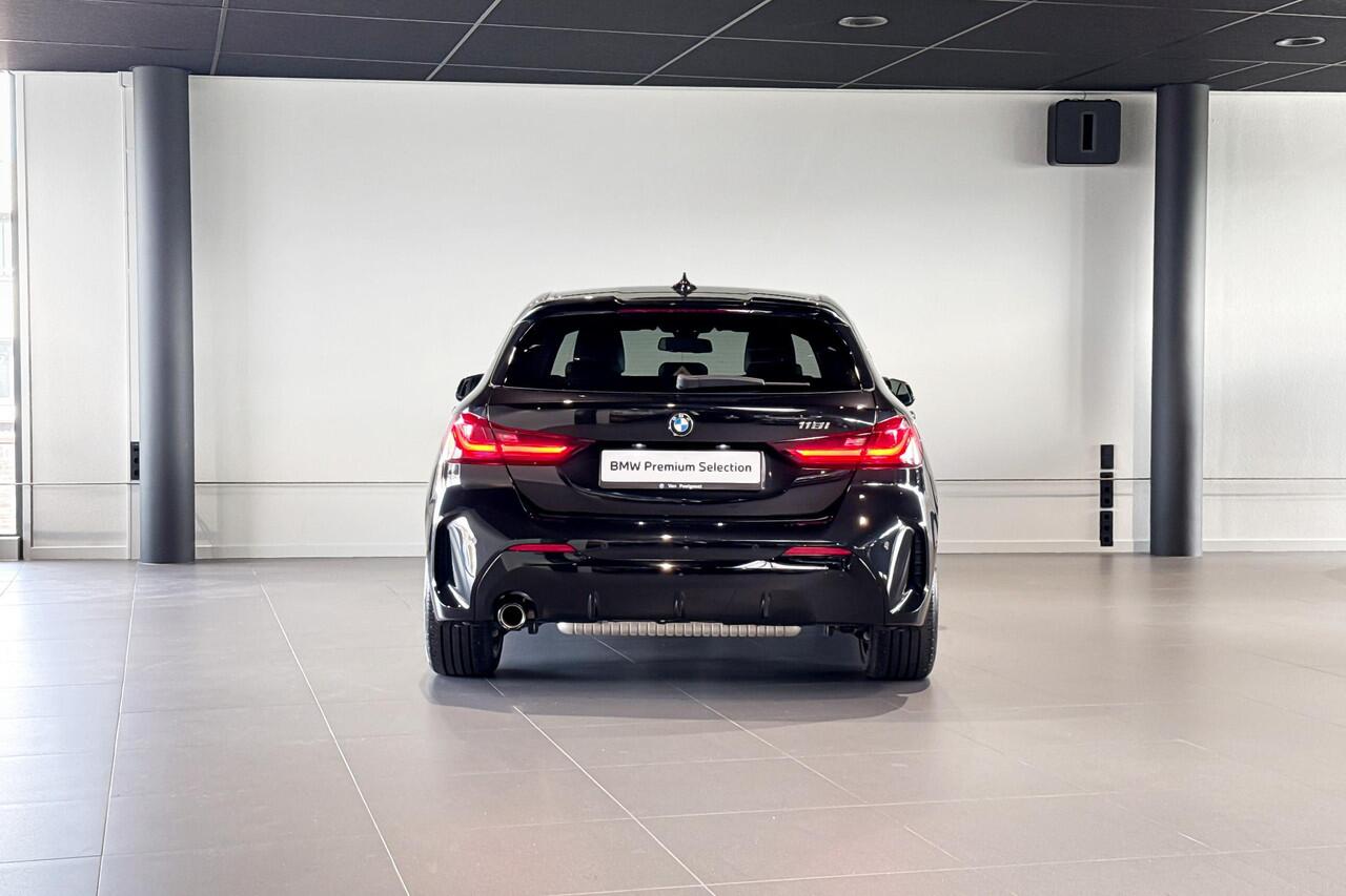 BMW 1-SERIE 118i | M Sport Pro | Stoelverwarming | Trekhaak |