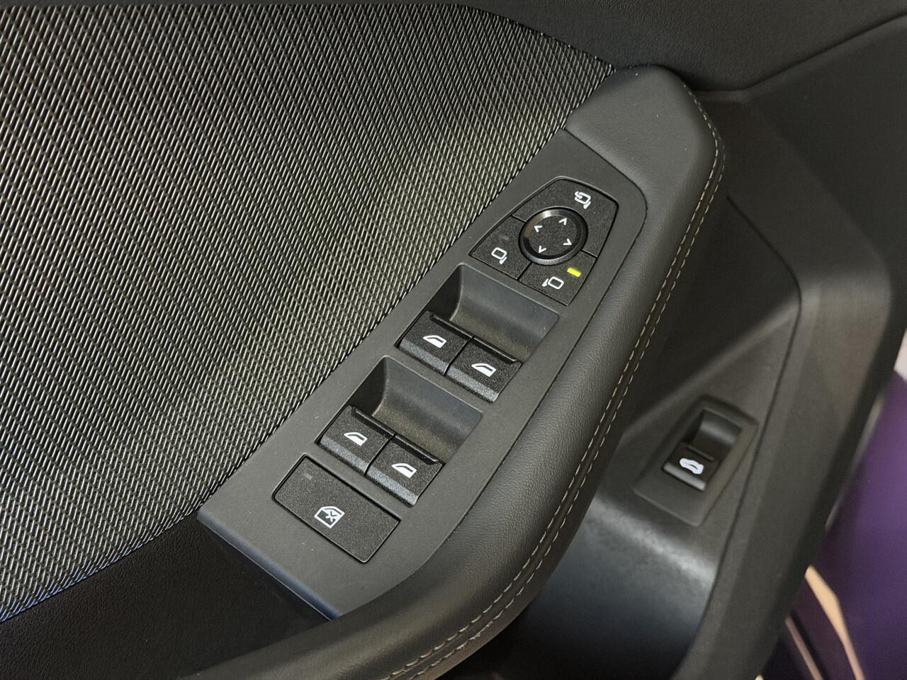 BMW 1-SERIE M135 300pk xDrive | Navi Prof | HUD | HK | 360 | 19" | Led | ACC | Blindspot | 100% Dealer Onderhouden!