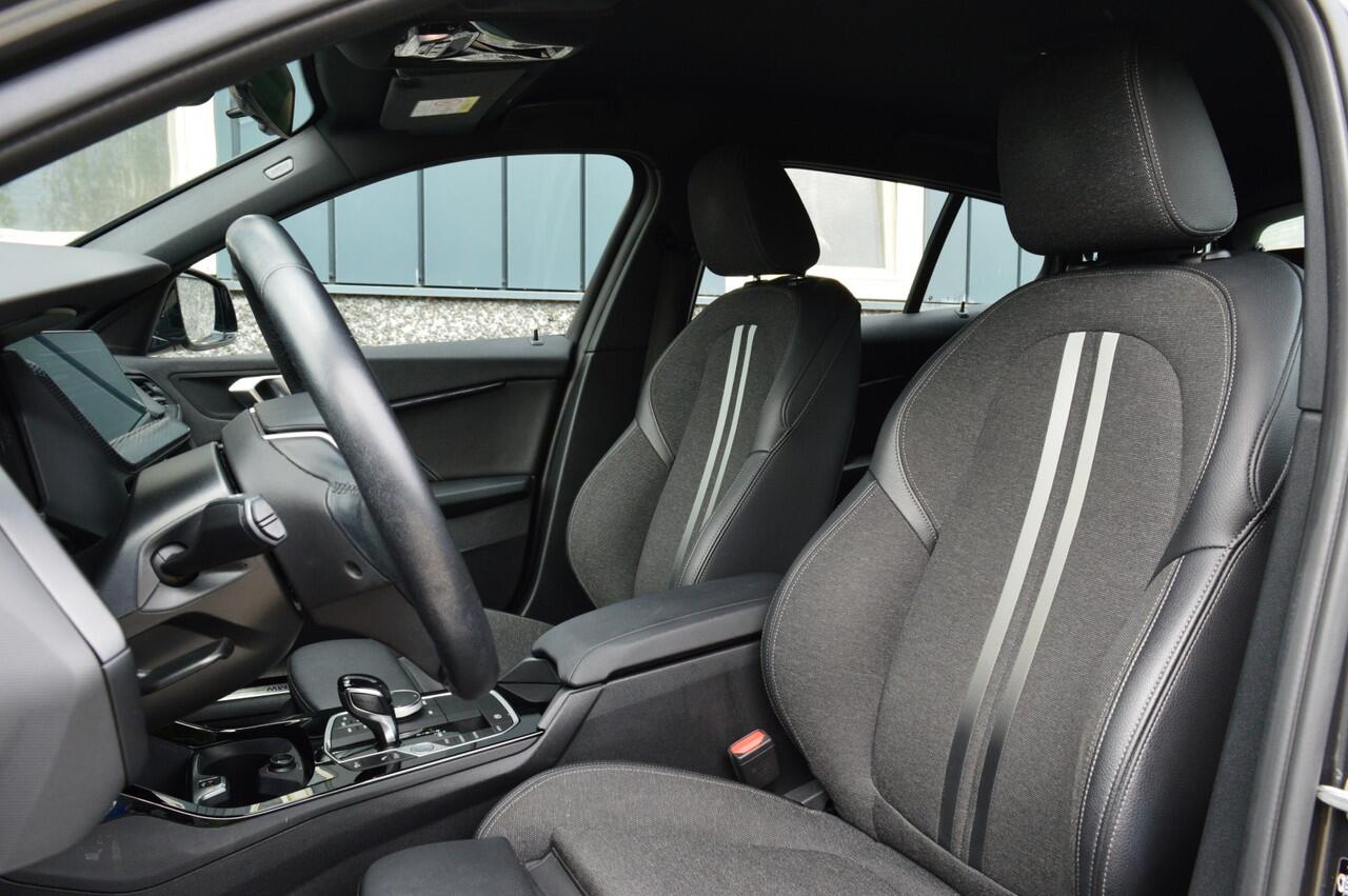 BMW 1-SERIE 120i High Executive Rijklaarprijs-Garantie Navigatie Led Sport interieur Airco