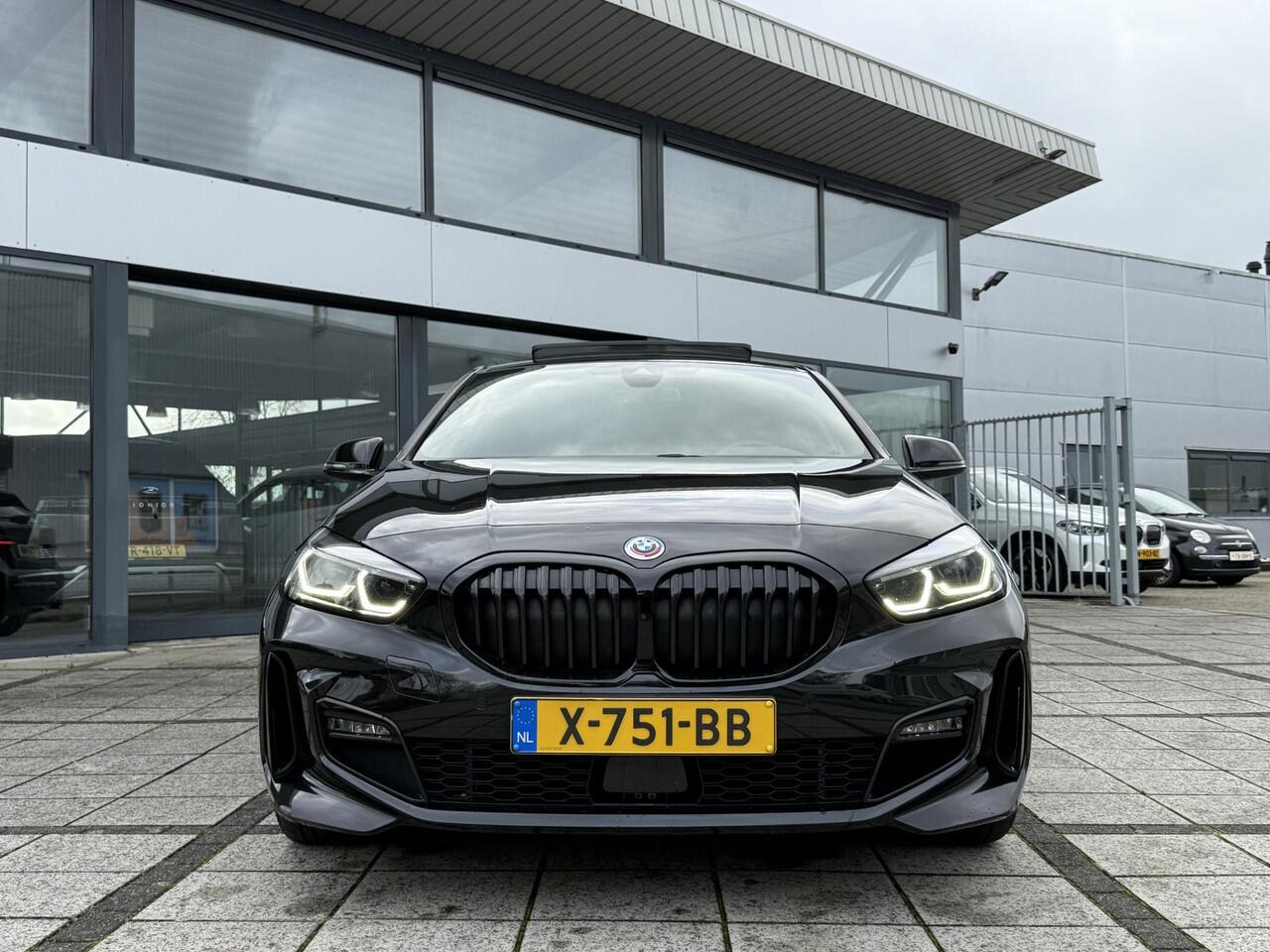 BMW 1-SERIE 118i Aut. M-Sport | Panorama | Sportseats | Virtual Live Cockpit | LED |