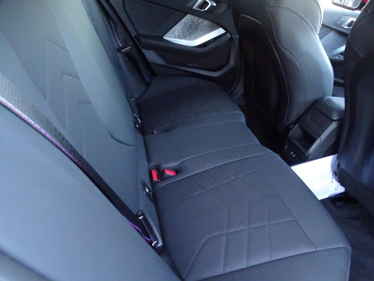 BMW 1-SERIE 120 M Sport Pro. Pano.Dak Innovation-Pack Driv.ass. Cockpit Pro Ada.Led Head-Up Park.Plus 18''LM Velgen