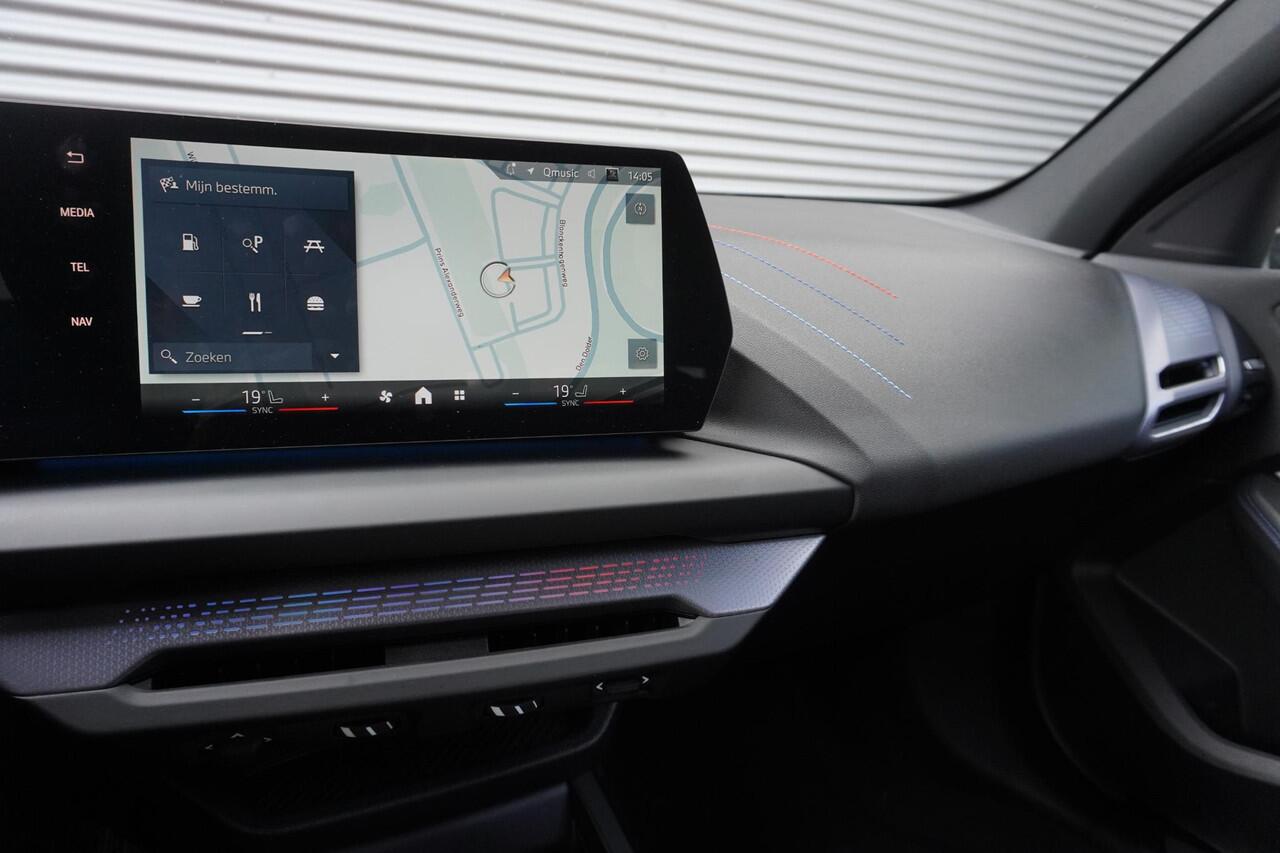 BMW 1-SERIE 120 M Sportpakket | 18 inch LM M Y-spaak | Parking Assistant | M Adaptief onderstel | Elektrisch verwarmde voorstoelen