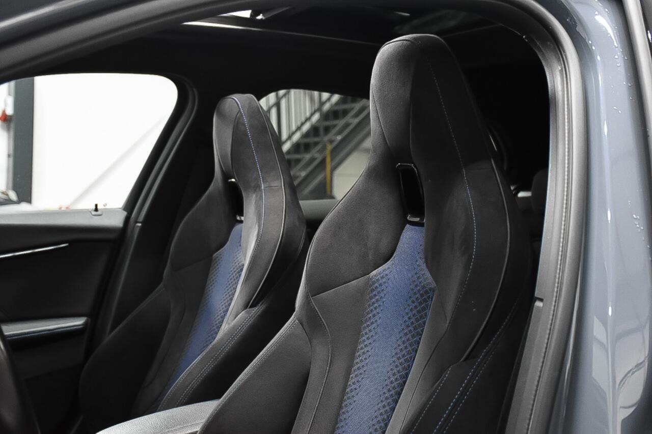 BMW 1-SERIE M135i xDrive | M-PERFORMANCE | GARANTIE | PANO | 135