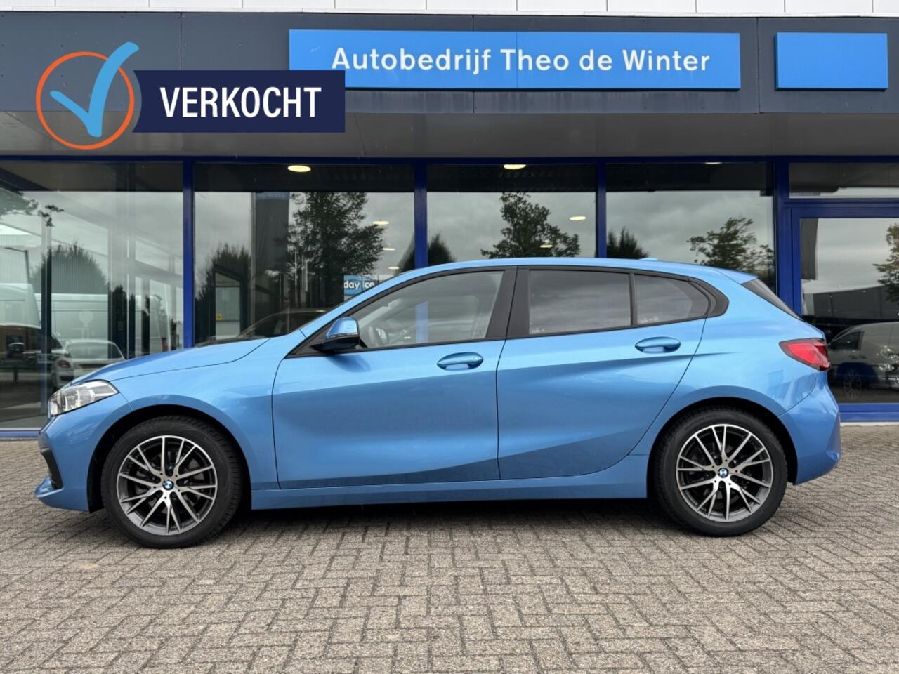 BMW 1-SERIE 118i High Executive| Clima, Cruise, Carplay, Stoelverwarming,