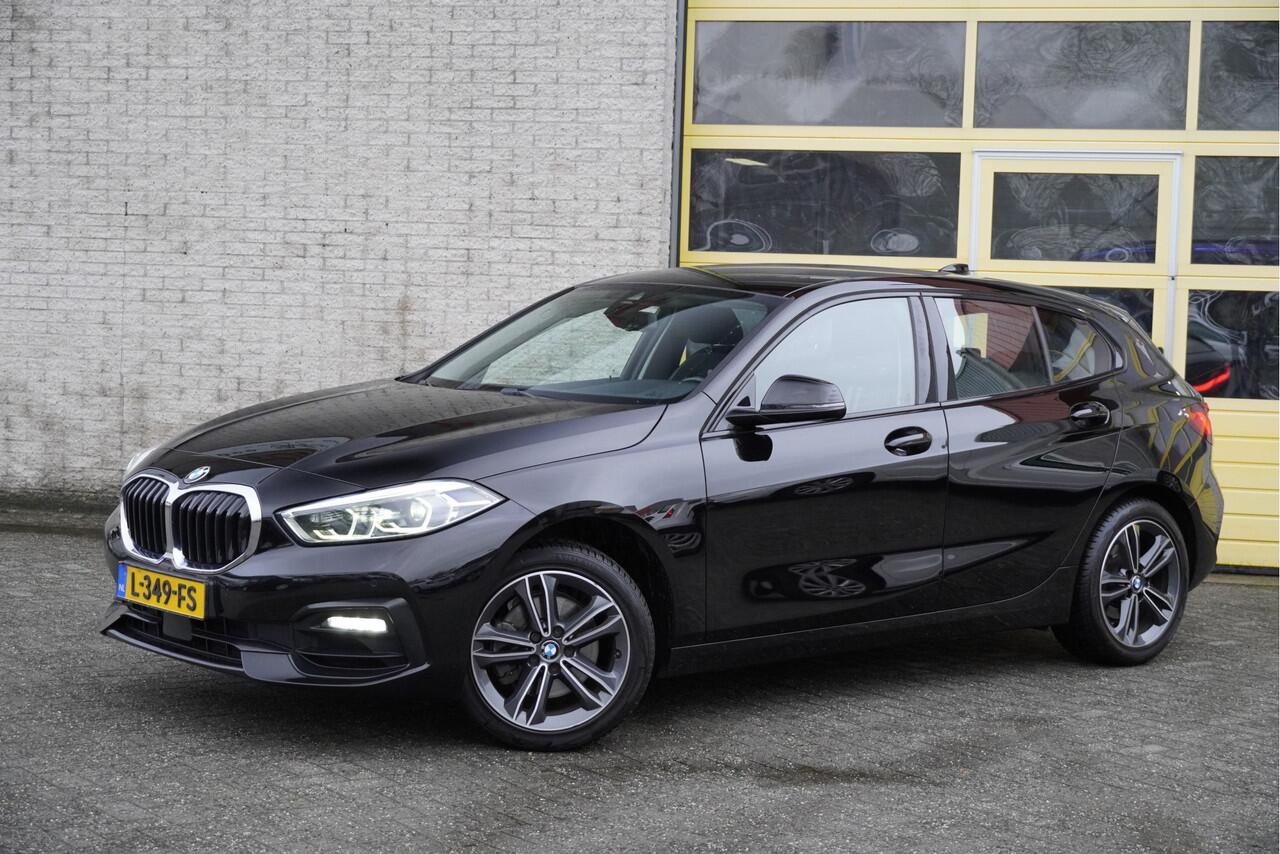 BMW 1-SERIE 116i Automaat! 5drs Sport Business Edition BJ2021 Lmv 17" | Led V+A | Pdc | Navi | Dashboard verlichting | Virtual cockpit | Climate control | Cruise control | Sportstoelen | Verwarmde voorstoelen | Getint glas