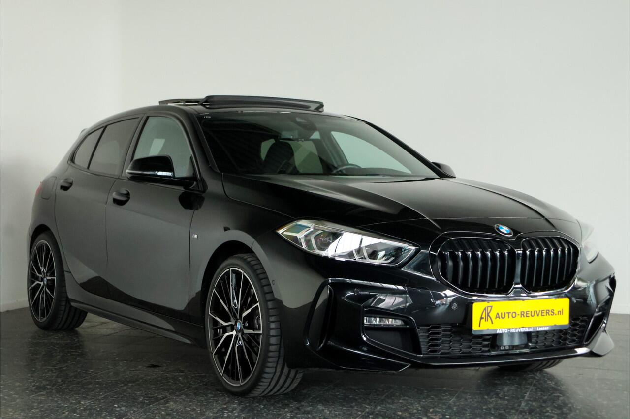BMW 1-SERIE 120i M-Sport / Opendak / Kuipstoel / LED / Cam / CarPlay