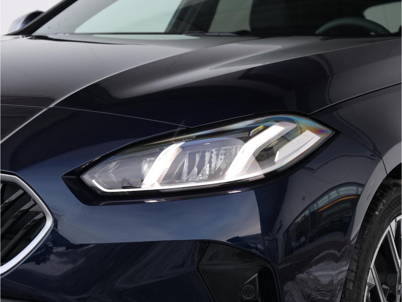 BMW 1-SERIE 120 M Sport Design Edition M Sportpakket/ Stuurwielrand verwarmd/ Achteruitrijcamera/ Getint Glas/ Sportstoelen/ Stoelverwarming/ Driving Assistant