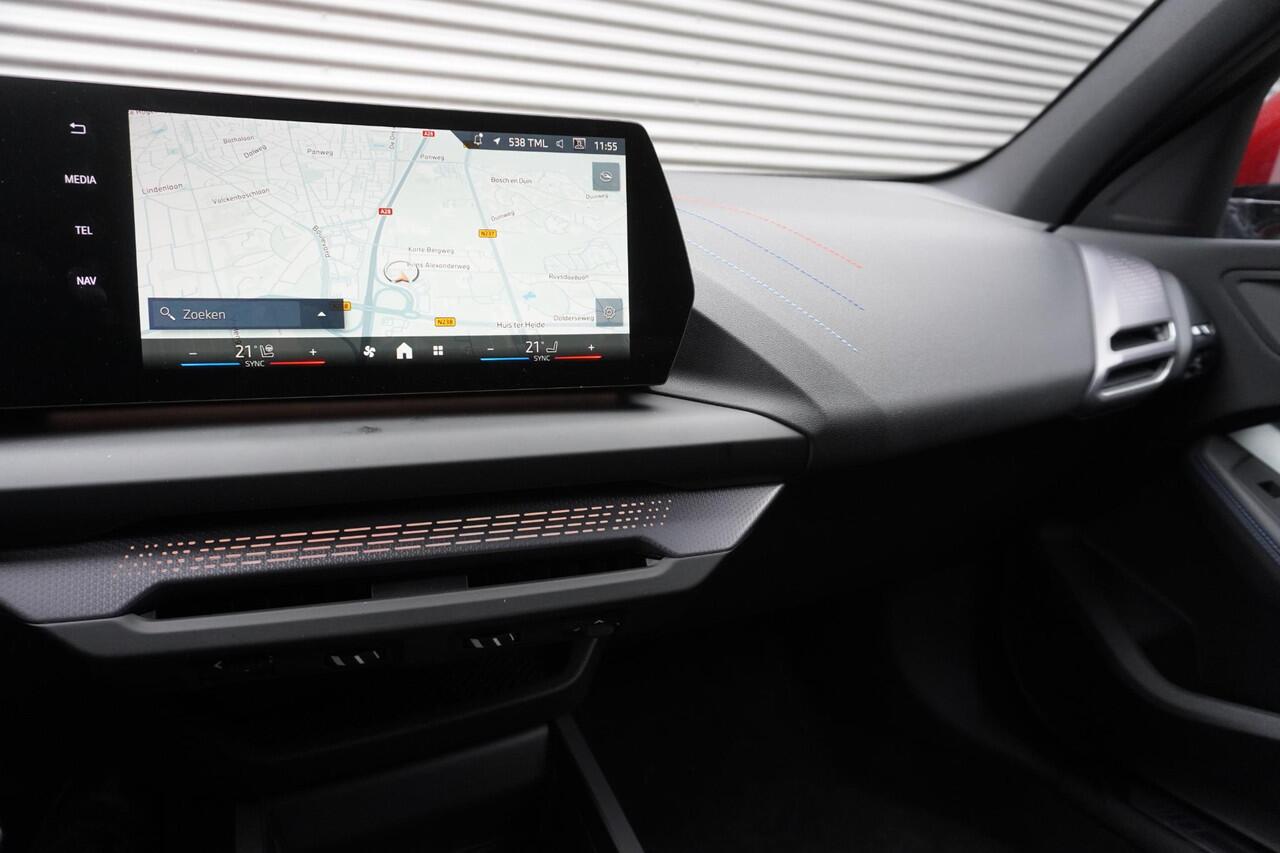 BMW 1-SERIE 120 M Sportpakket | Premium Pack | 19 inch LM M Y-spaak | Extra getint glas | Driving Assistant | Parking Assistant