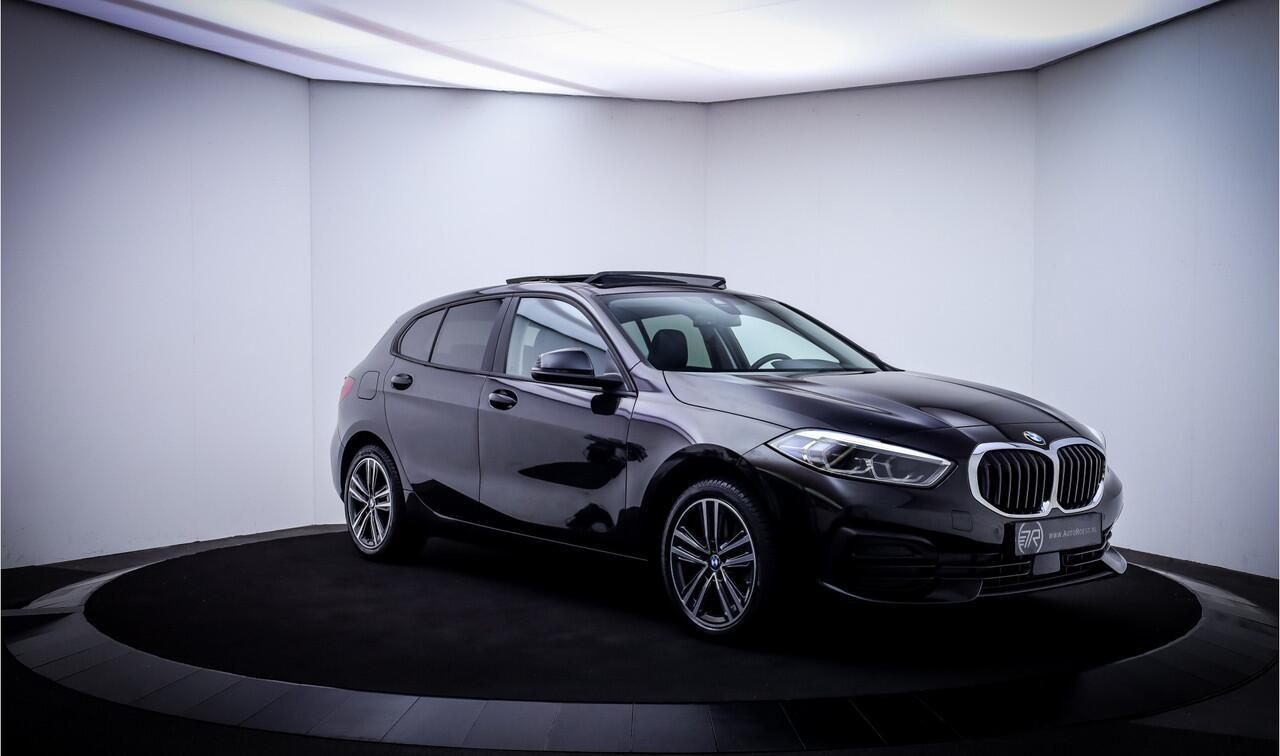 BMW 1-SERIE 118i Executive Edition PANO | FULL LED | LEDER | CARPLAY | NAVI | DAB+ | PDC V+A | LMV 17''