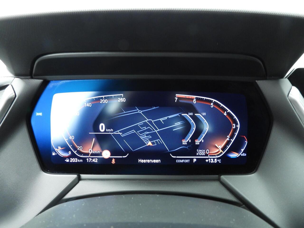 BMW 1-SERIE 5-deurs 118i | M-Sportpakket | LED | Navigatie | Schuifdak | Sportstoelen | DAB | Hifi speakers | Alu 18 inch