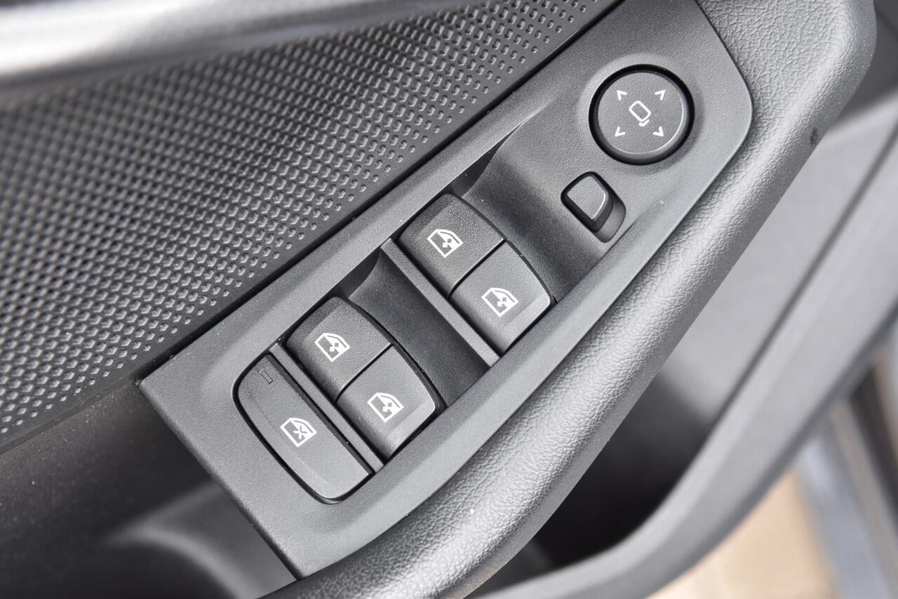 BMW 1-SERIE 118i Executive Edition * Sport line * Lichtpakket * Apple CarPlay * PDC *