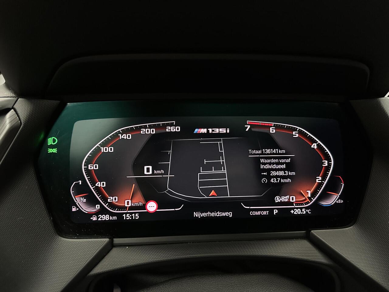 BMW 1-SERIE M135i xDrive M-pakket | Dak| CarPlay| H/K| Memory| Head-up|