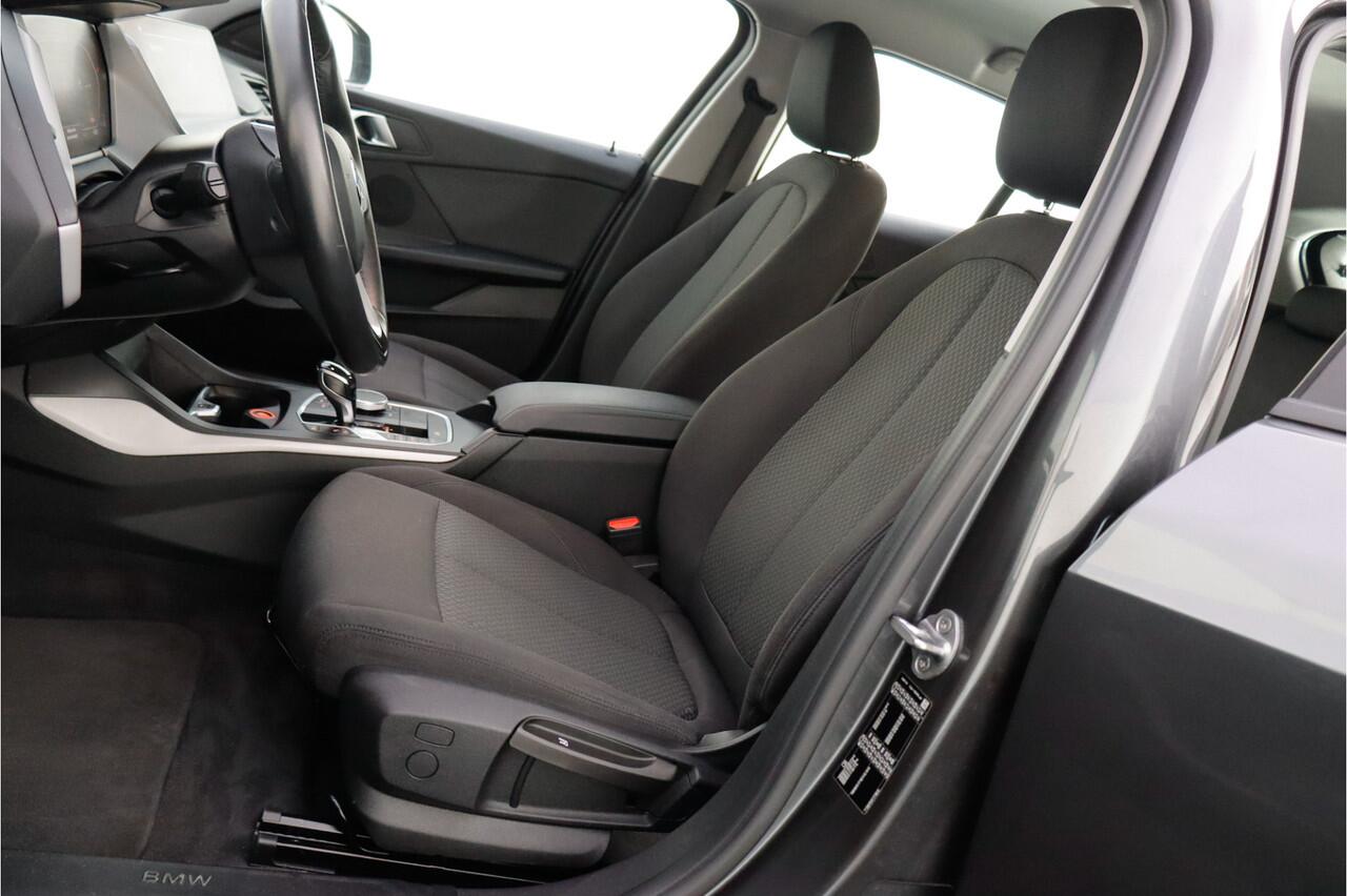 BMW 1-SERIE 118iA Executive Edition FULL LED | CARPLAY | NAVI | CLIMA | CRUISE | PDC V+A | LMV