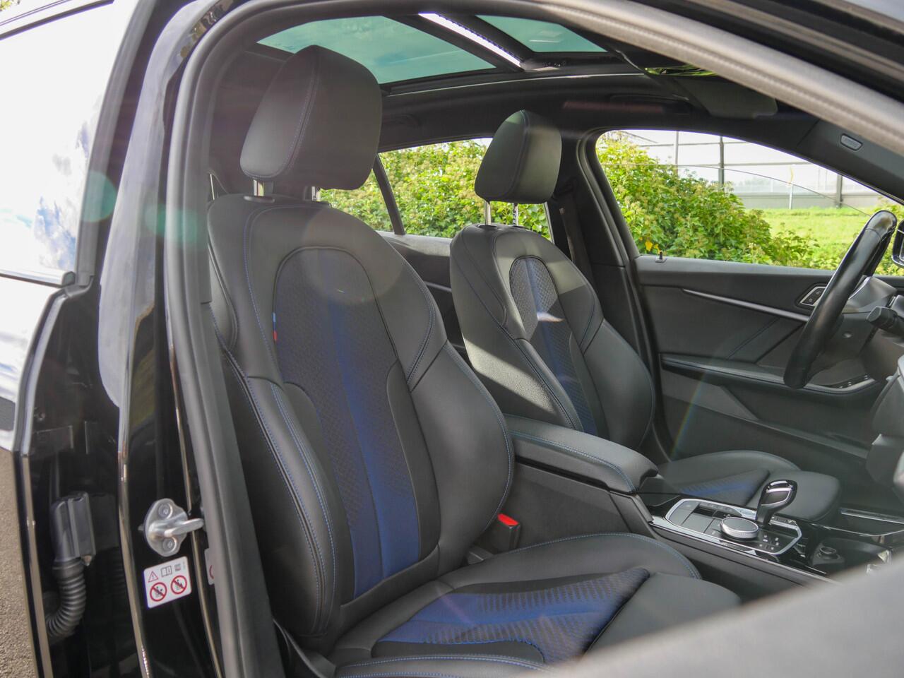 BMW 1-SERIE 118i Automaat M-Sport High Executive | PANODAK | CARPLAY | CAMERA |