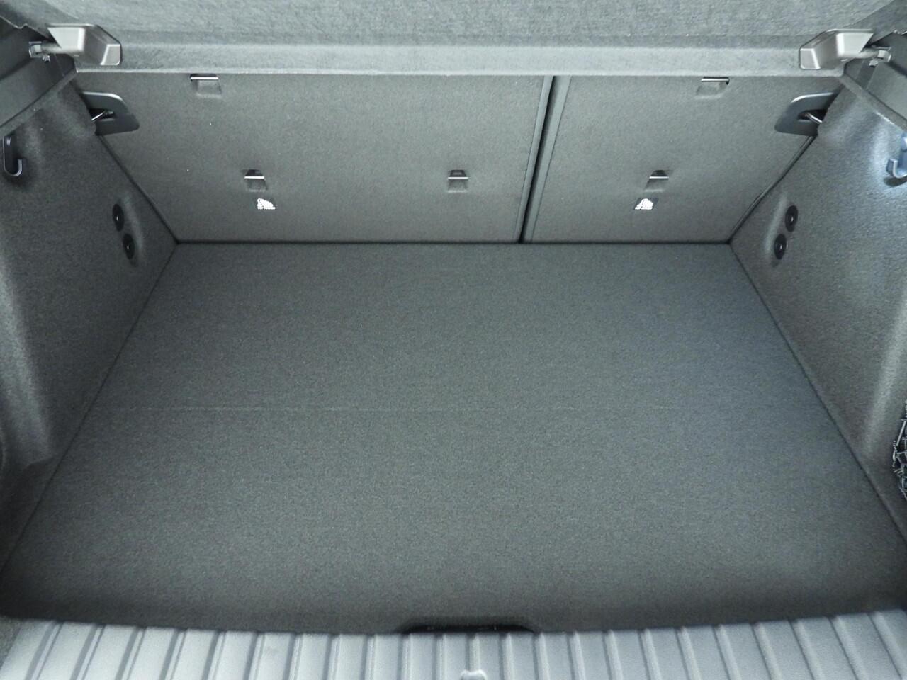 BMW 1-SERIE 5-deurs 120 | M Sportpakket Pro | Equipment Pack Pro