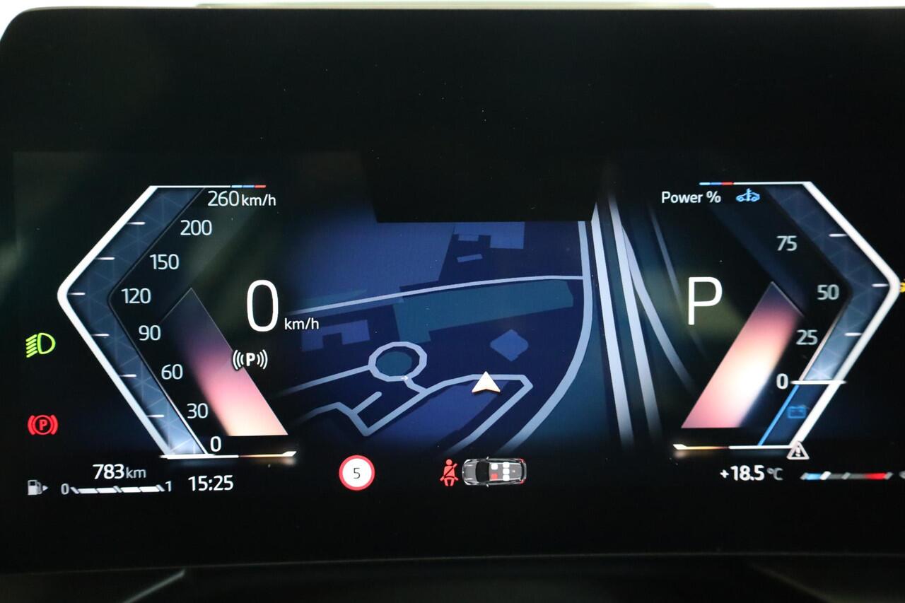 BMW 1-SERIE 120 M Sportpakket Pro | Head Up Display | Harman Kardon Audio | Iconic Glow nierengrille