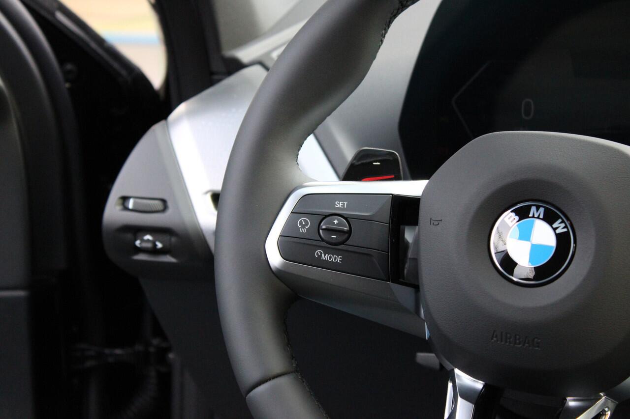 BMW 1-SERIE 120 M Sport Automaat / Sportstoelen / Achteruitrijcamera / M Adaptief onderstel / Comfort Access / Adaptieve LED / Stoelverwarming