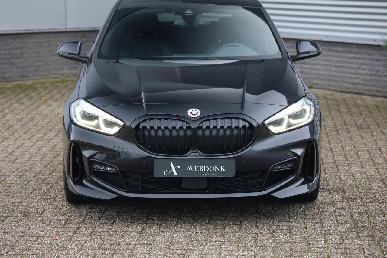 BMW 1-SERIE 118i M-Sport Aut. NAP|Pano|Stoelvw|Cam|Trekhaak|Leder