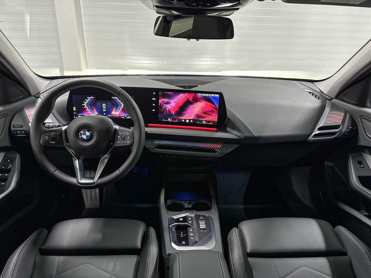 BMW 1-SERIE 120 | M-Sport Design | Premium Pack | Driving Assistant | Adaptive Led | Comfort Access | Selections