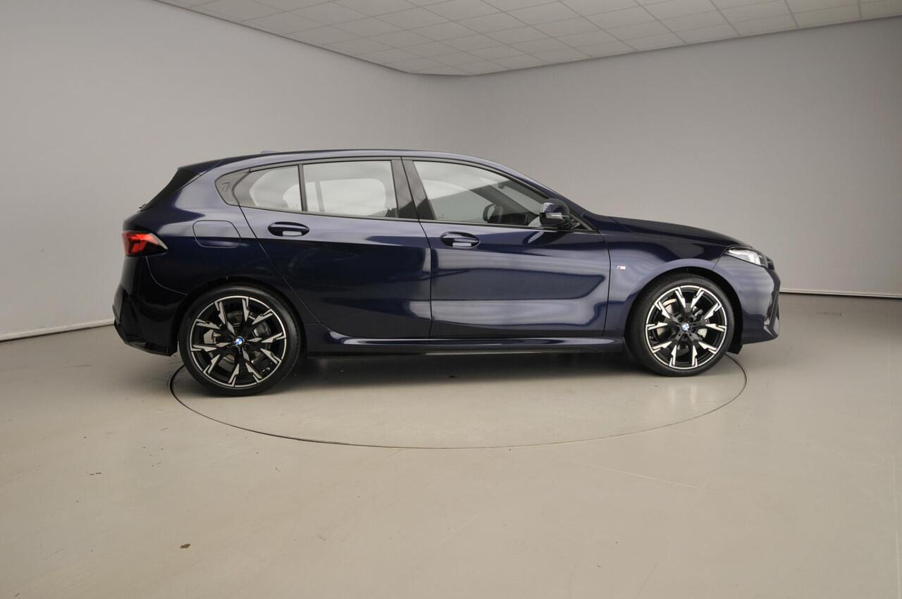 BMW 1-SERIE 5-Deurs 120 | M-Sportpakket | LED | Navigatie | Sportstoelen | Stoelverwarming | Keyles go | DAB | Alu 19 inch