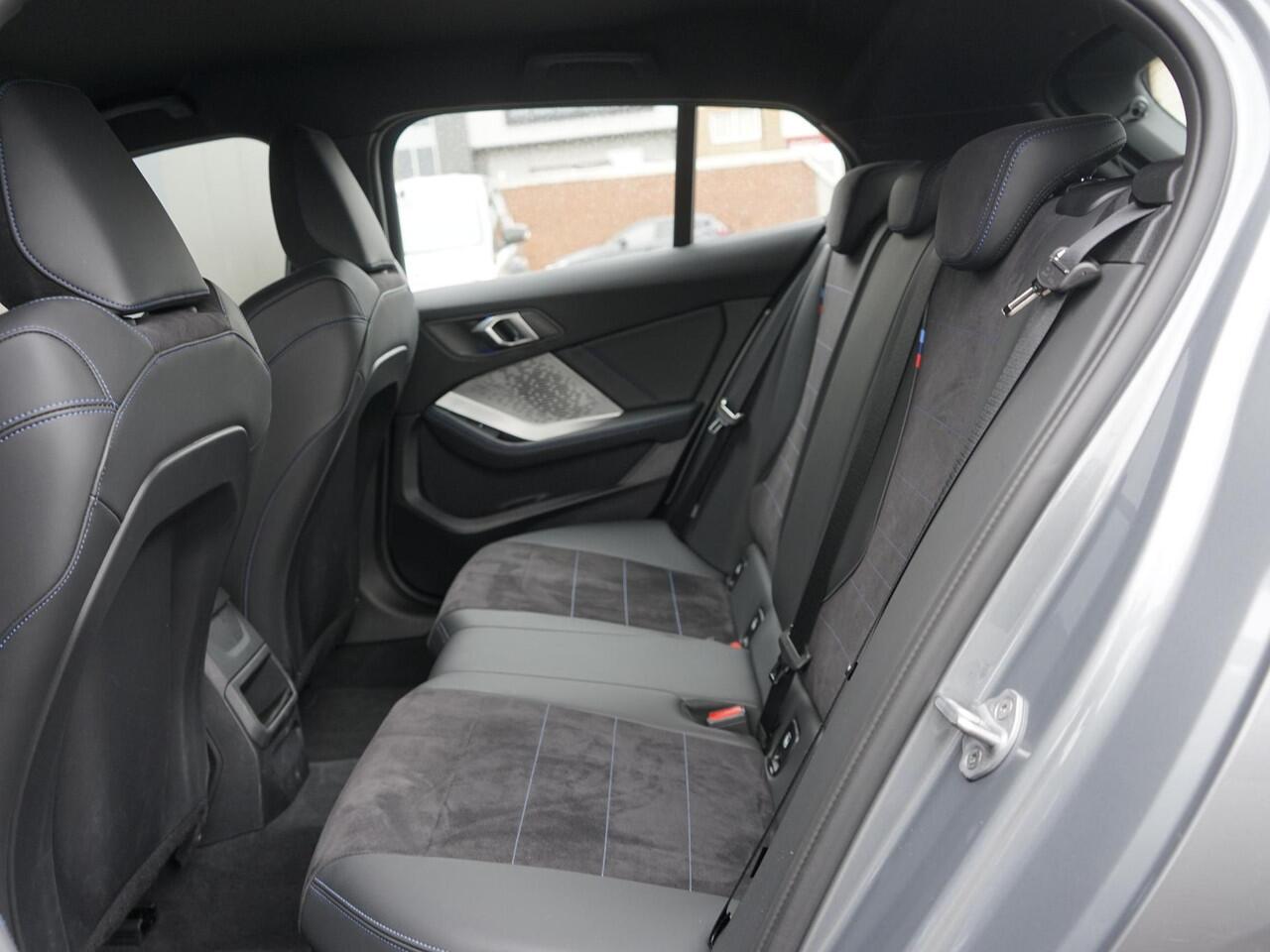 BMW 1-SERIE 120 M-Sport 1ste eig. / Dealeronderh. / Driving Ass. Plus / Shadow Line / Stoelverwarming / Adaptief M onderstel / Active Guard