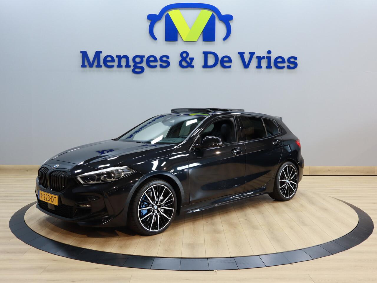 BMW 1-SERIE 118i M Sport Kuipstoelen Airco ECC | Panorama | Harman Kardon | Memory | Head Up | Adaptive Cruise | Sfeer | Camera | Isofix | NAP