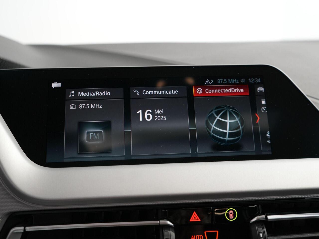 BMW 1-SERIE 118i Corporate High Executive | M sport | 18inch | Pano | Black |