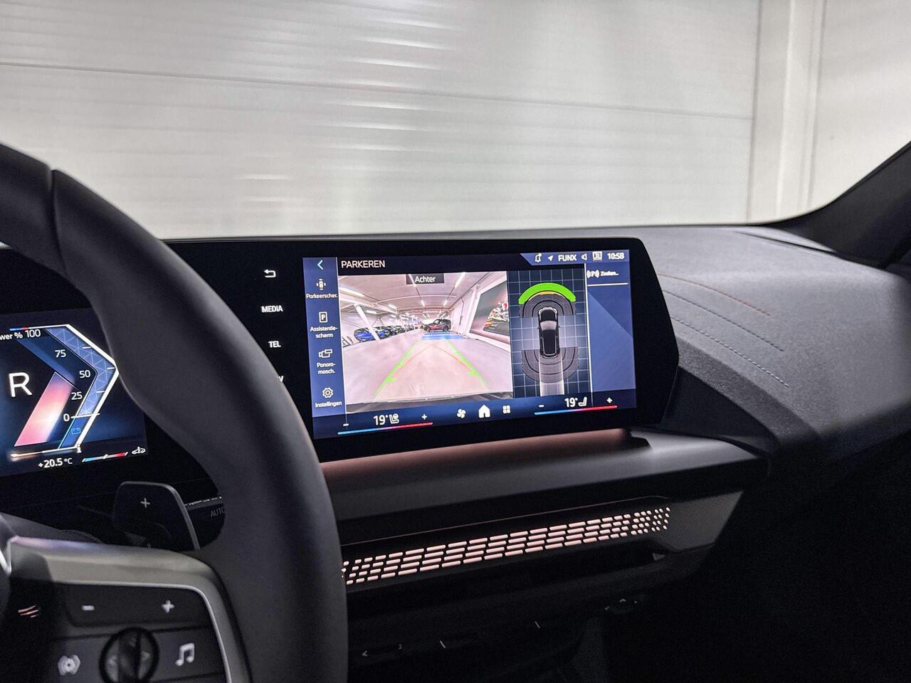 BMW 1-SERIE 120 | M-Sport Pro | Premium Pack | Driving Assistant | Harman/Kardon | Comfort Access