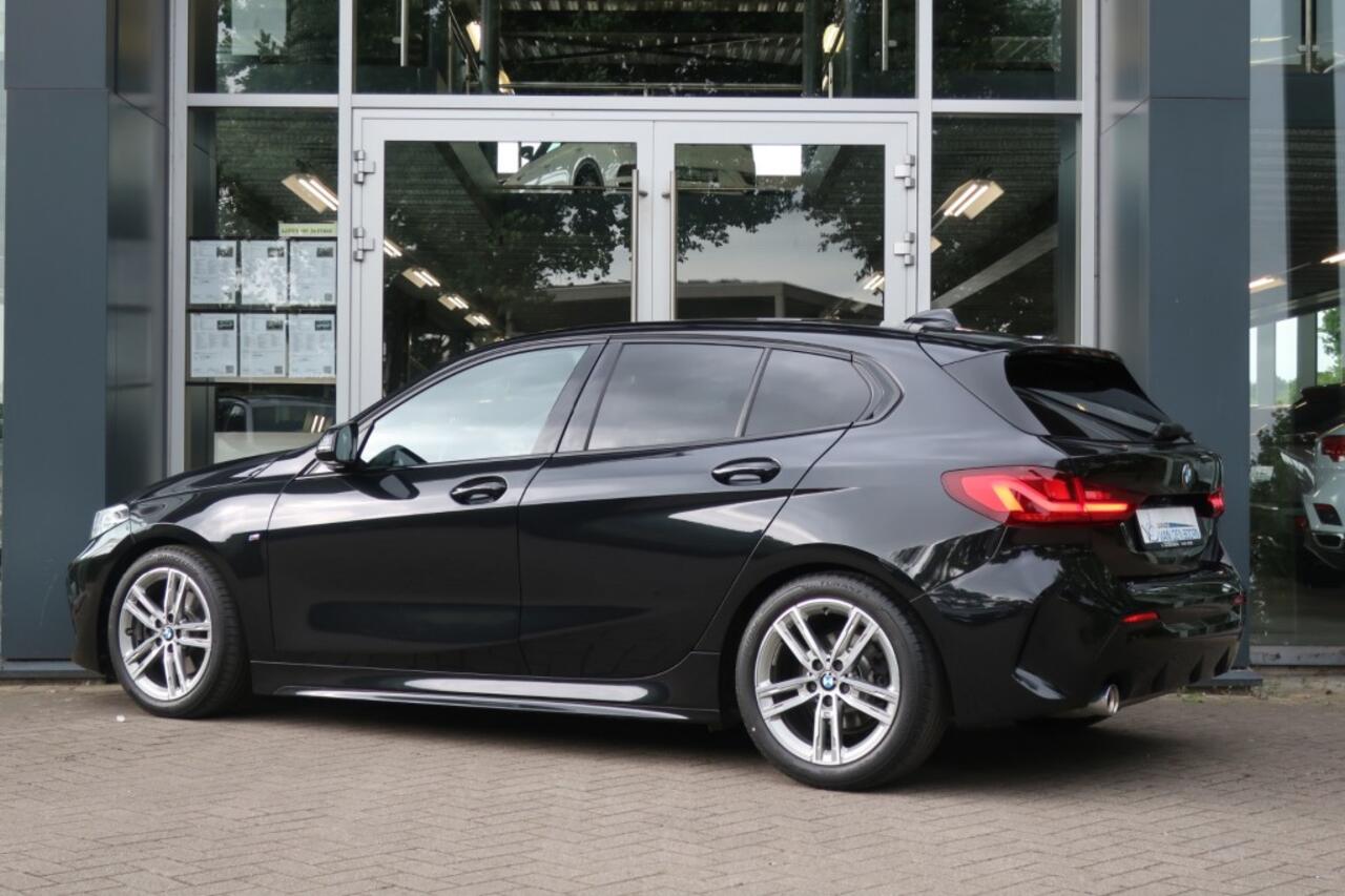 BMW 1-SERIE 118I M-SPORT, LED Verlichting, Navi, Clima, etc.