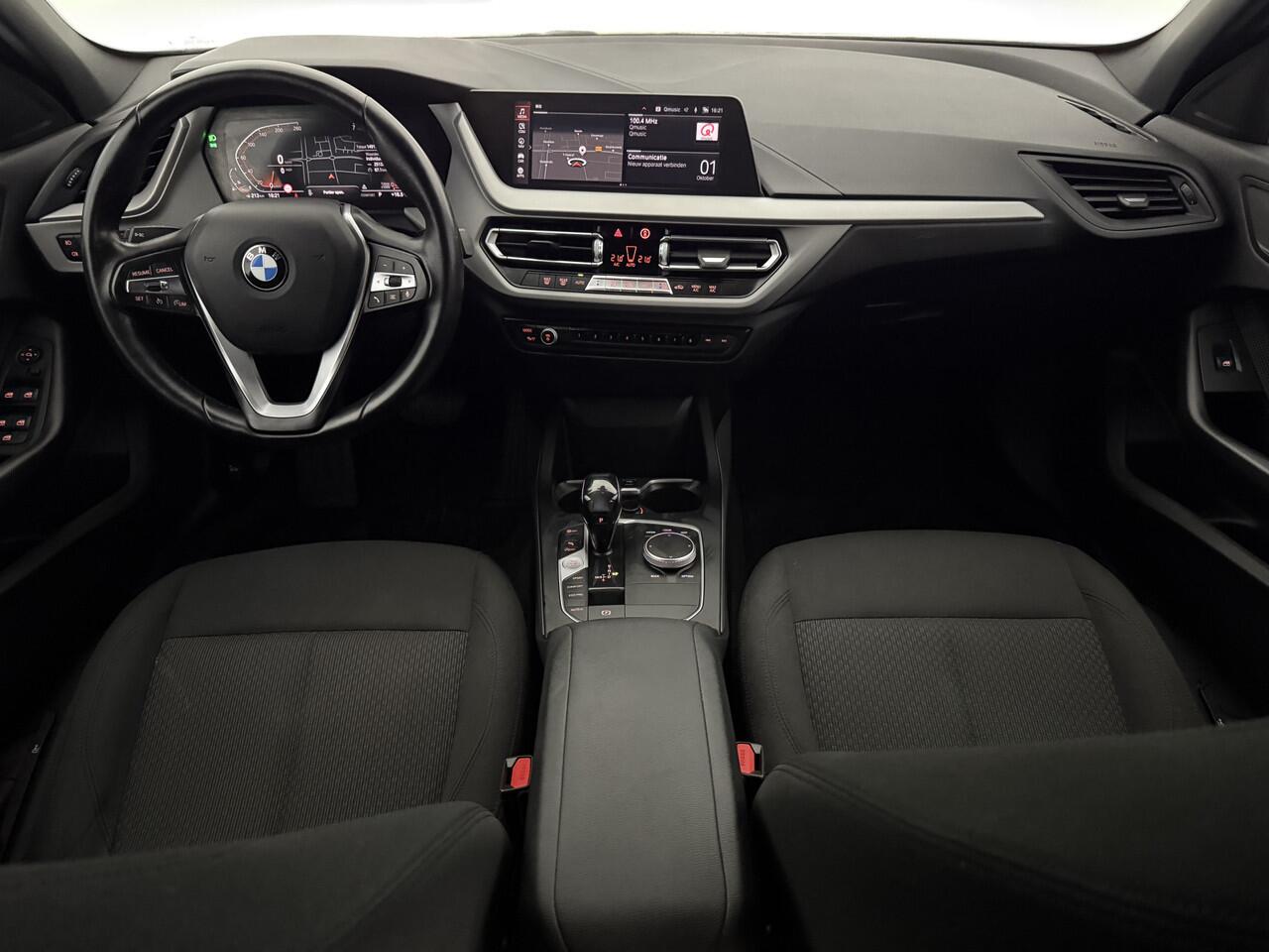 BMW 1-SERIE 118i Executive Edition 141PK | Virtual | Carplay | Cruise | Navigatie | Parkeersens. | NAP