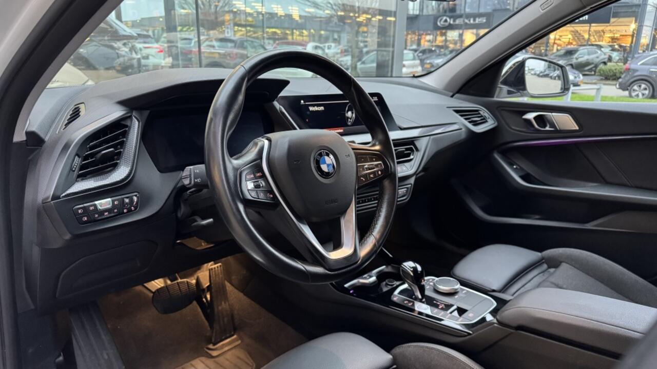 BMW 1-SERIE 118 Sportline Ed | Navi | Apple Carplay | Stoelverwarming