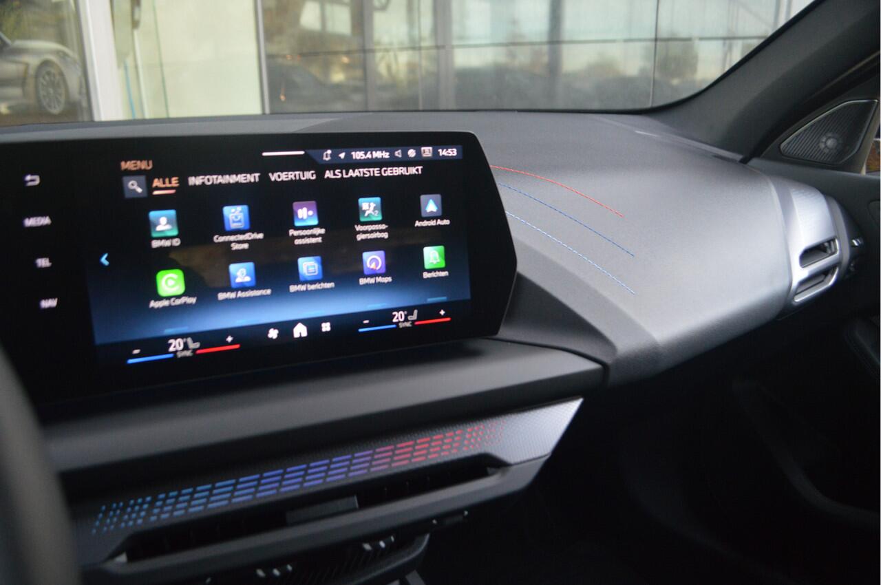 BMW 1-SERIE 120 M Sport Automaat / Sportstoelen / Achteruitrijcamera / M Adaptief onderstel / Comfort Access / Adaptieve LED / Harman-Kardon