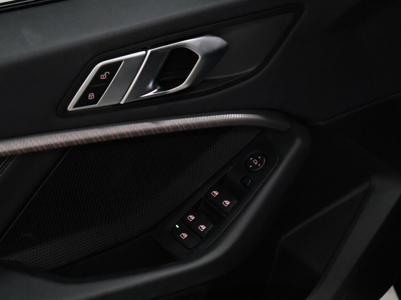 BMW 1-SERIE 118i M Sport [M SPORT, APPLE CARPLAY, ANDROID AUTO, SPORTSTOELEN, CRUISE CONTROL, SPORTSTOELEN, NIEUWSTAAT]