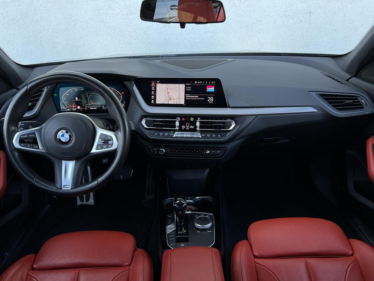 BMW 1-SERIE 118i High Executive Edition | M-Sportpakket | HiFi Sound | 18inch | Stoelverwarming