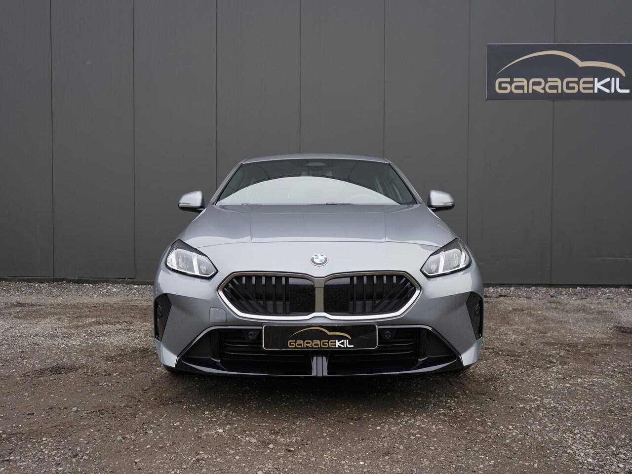 BMW 1-SERIE 120 M-Sport 1ste eig. / Dealeronderh. / Driving Ass. Plus / Shadow Line / Stoelverwarming / Adaptief M onderstel / Active Guard