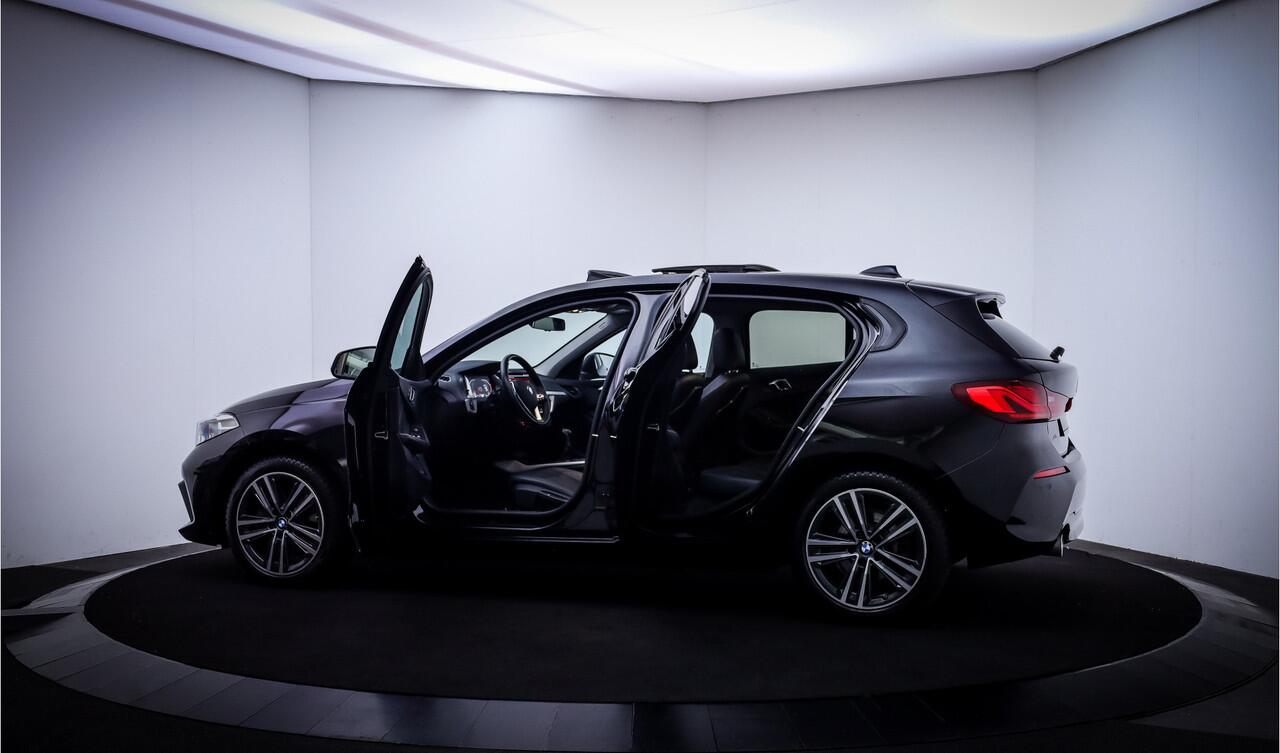 BMW 1-SERIE 118i Executive Edition PANO | FULL LED | LEDER | CARPLAY | NAVI | DAB+ | PDC V+A | LMV 17''
