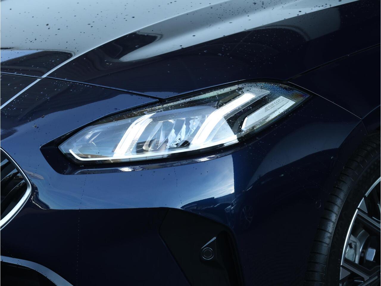 BMW 1-SERIE 120 M Sport Design Edition M Sportpakket/ Stuurwielrand verwarmd/ Achteruitrijcamera/ Getint Glas/ Sportstoelen/ Stoelverwarming/ Driving Assistant