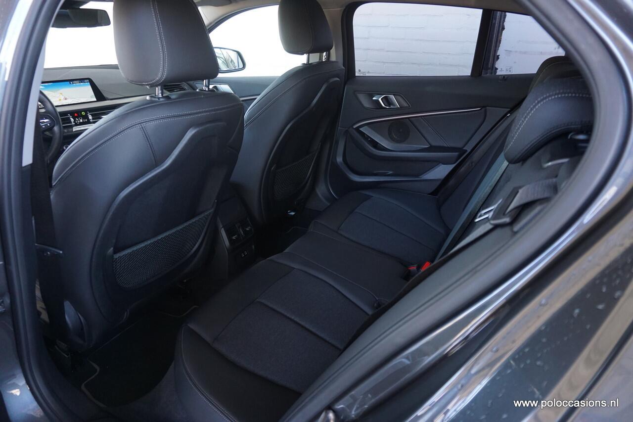 BMW 1-SERIE 118i Sport-line | Sportinter | DAB+ | Automaat | Carplay