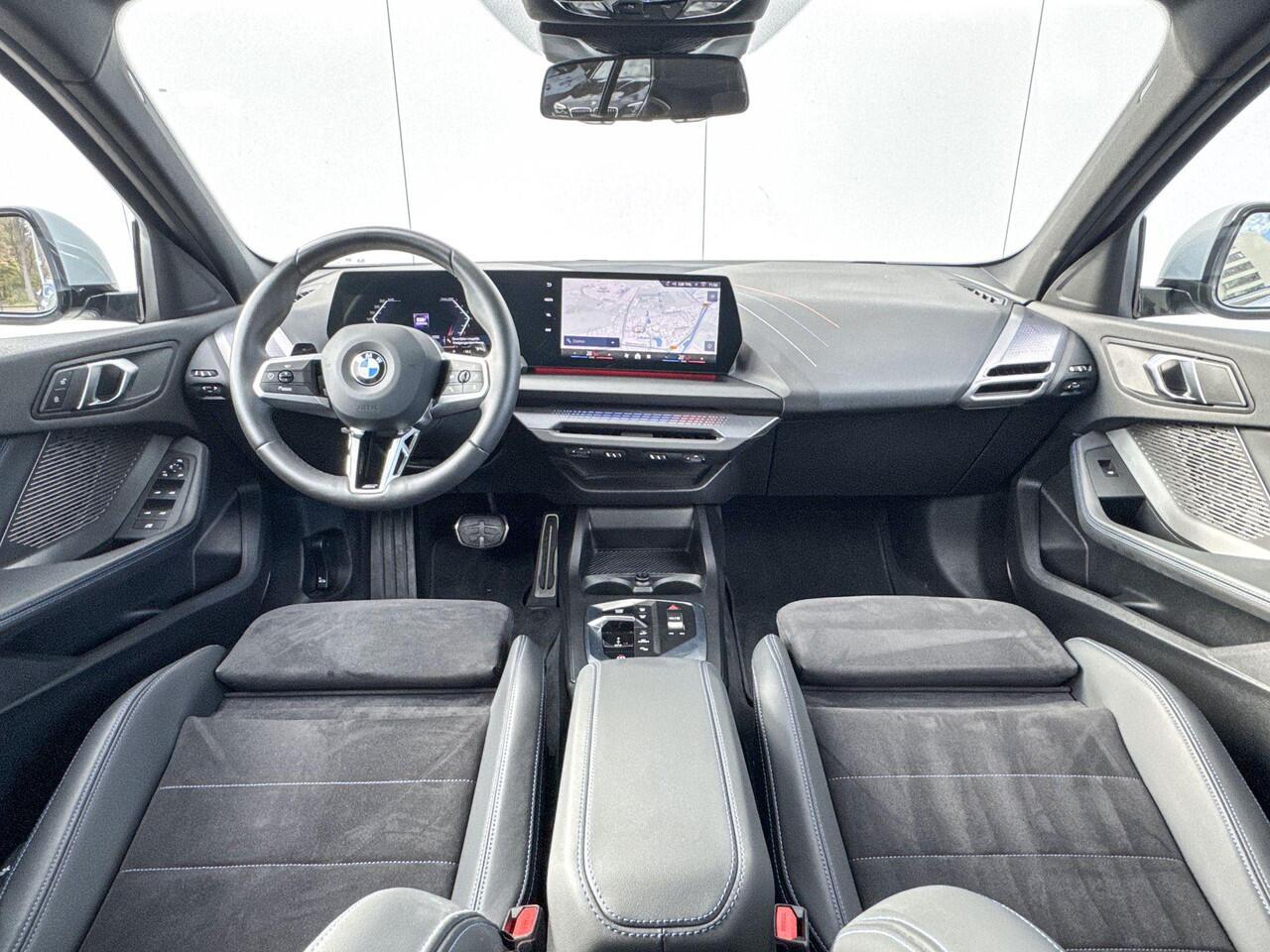 BMW 1-SERIE 120 M-Sport Parking Assistant / Stoelverwarming / LED / 18 Inch