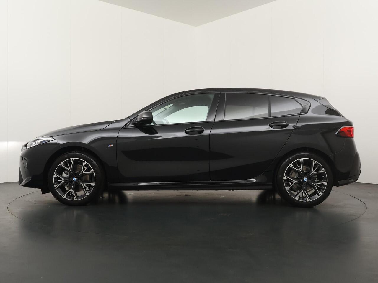 BMW 1-SERIE 120 M Sport Design Edition | Premium Pack | Trekhaak |