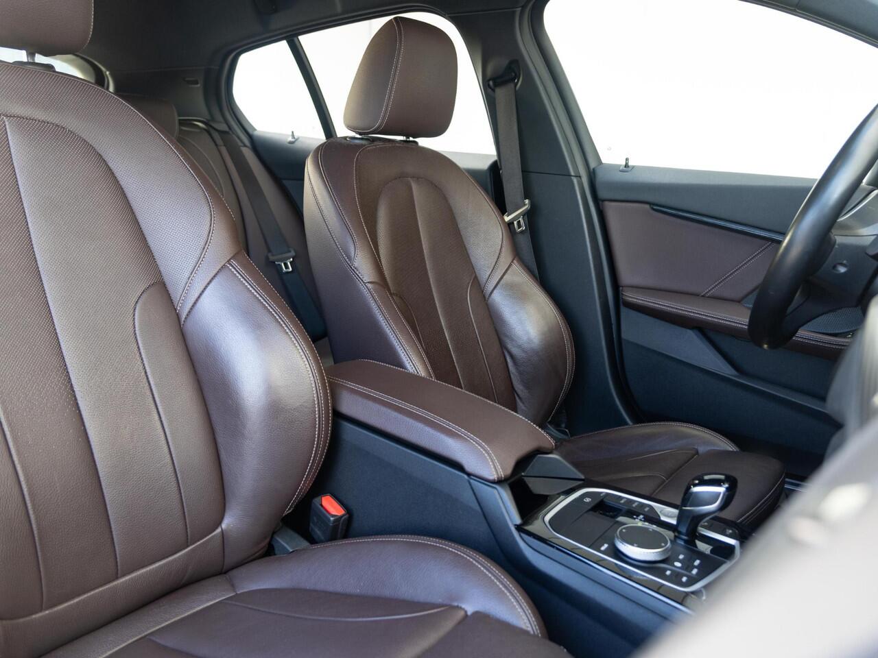 BMW 1-SERIE 120i | High Executive | M Sport | Stoelverwarming | Cruise Control | 17''