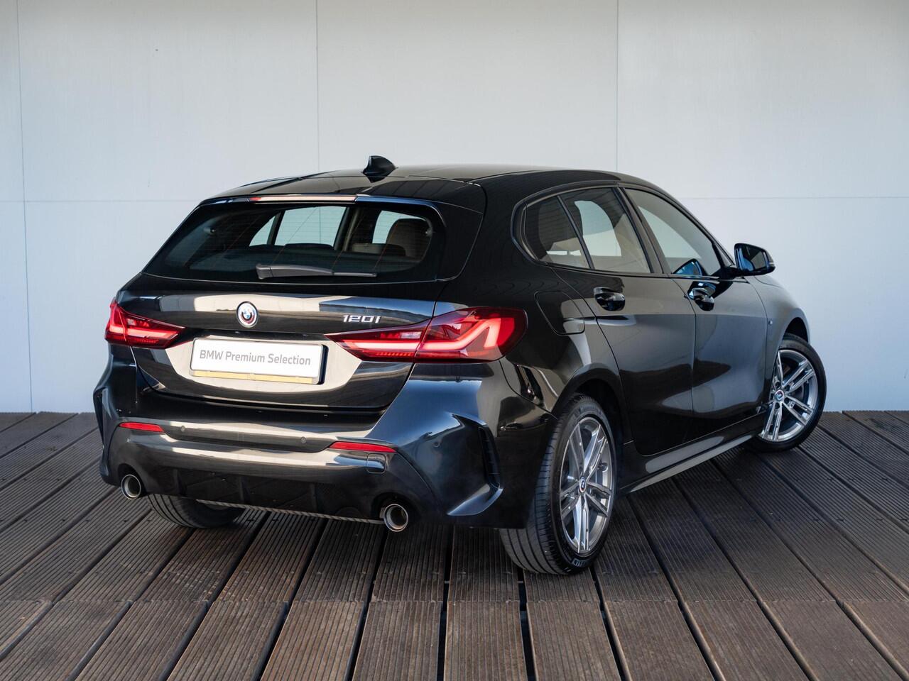BMW 1-SERIE 120i | High Executive | M Sport | Stoelverwarming | Cruise Control | 17''