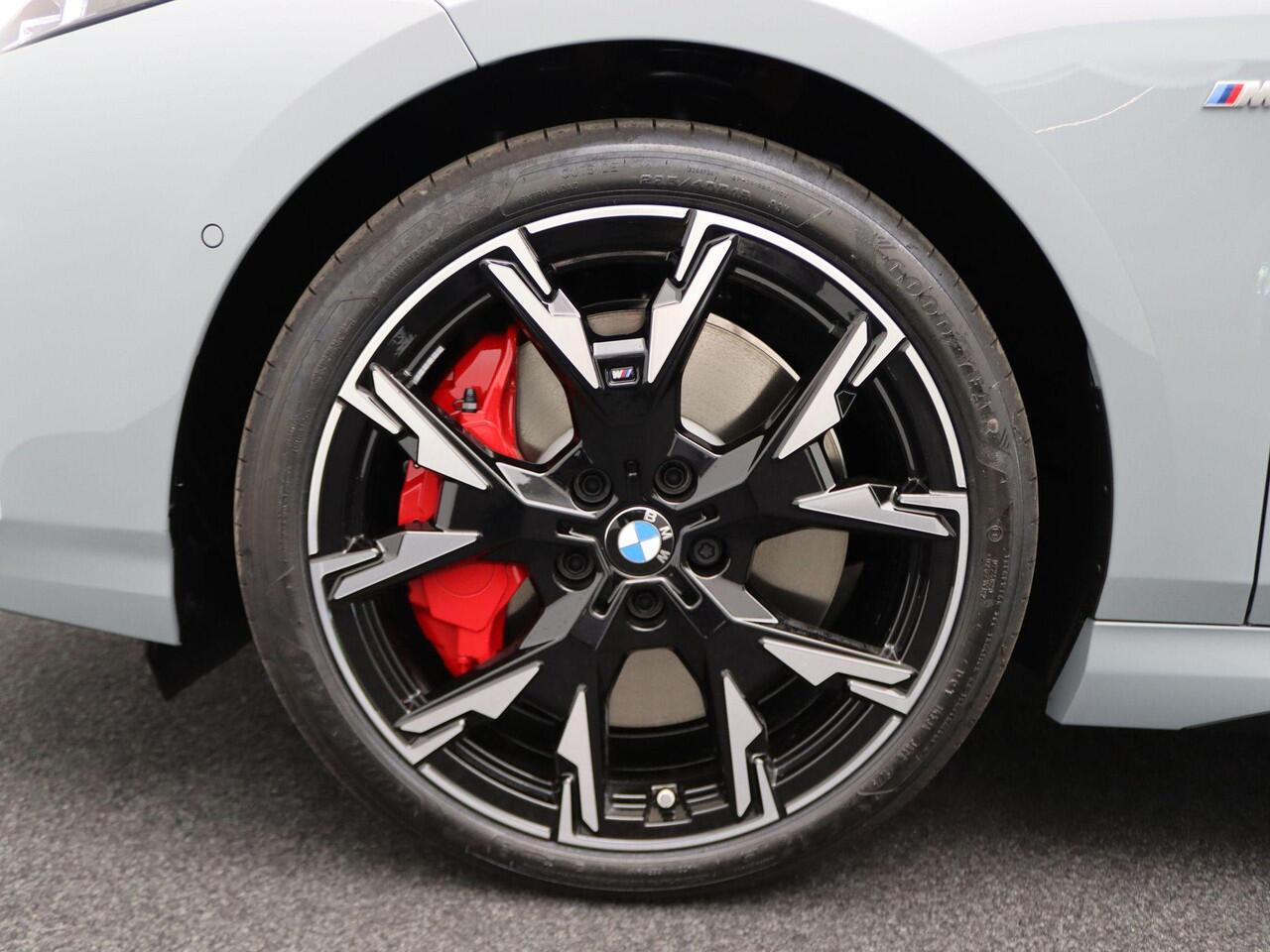 BMW 1-SERIE 120 M Sportpakket Pro | Premium Pack | Stuurwielrand Verwarmd | M Adaptief onderstel | Panoramadak | Driving Assistant | Harman Kardon | 19'' | Ekris Selection