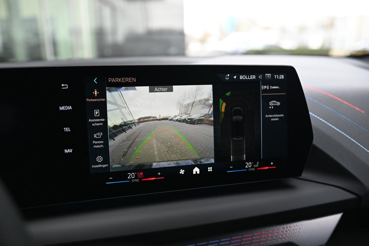 BMW 1-SERIE 120 M Sport Automaat / Sportstoelen / M Adaptief onderstel / Parking Assistant / Harman-Kardon / Stuurverwarming