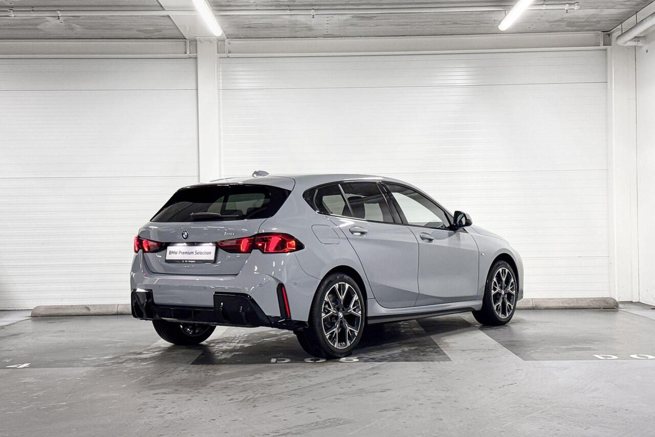 BMW 1-SERIE 120 | M-Sport Design | Driving Assistant | Parking Assistant | Stoelverwarming