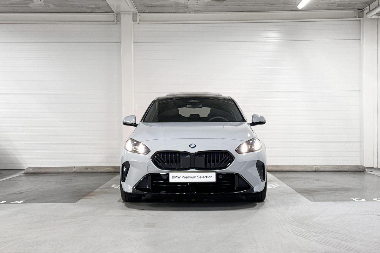 BMW 1-SERIE 120 | M-Sport Pro | Premium Pack | Driving Assistant | Harman/Kardon | Panoramadak | Comfort Access | Selections